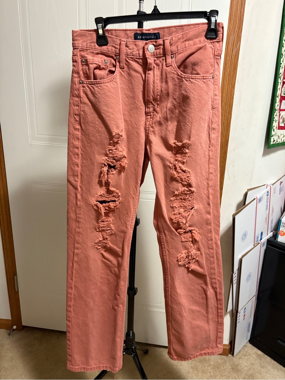 Aeropostale Distressed Straight Leg Jeans in Dusty Rose